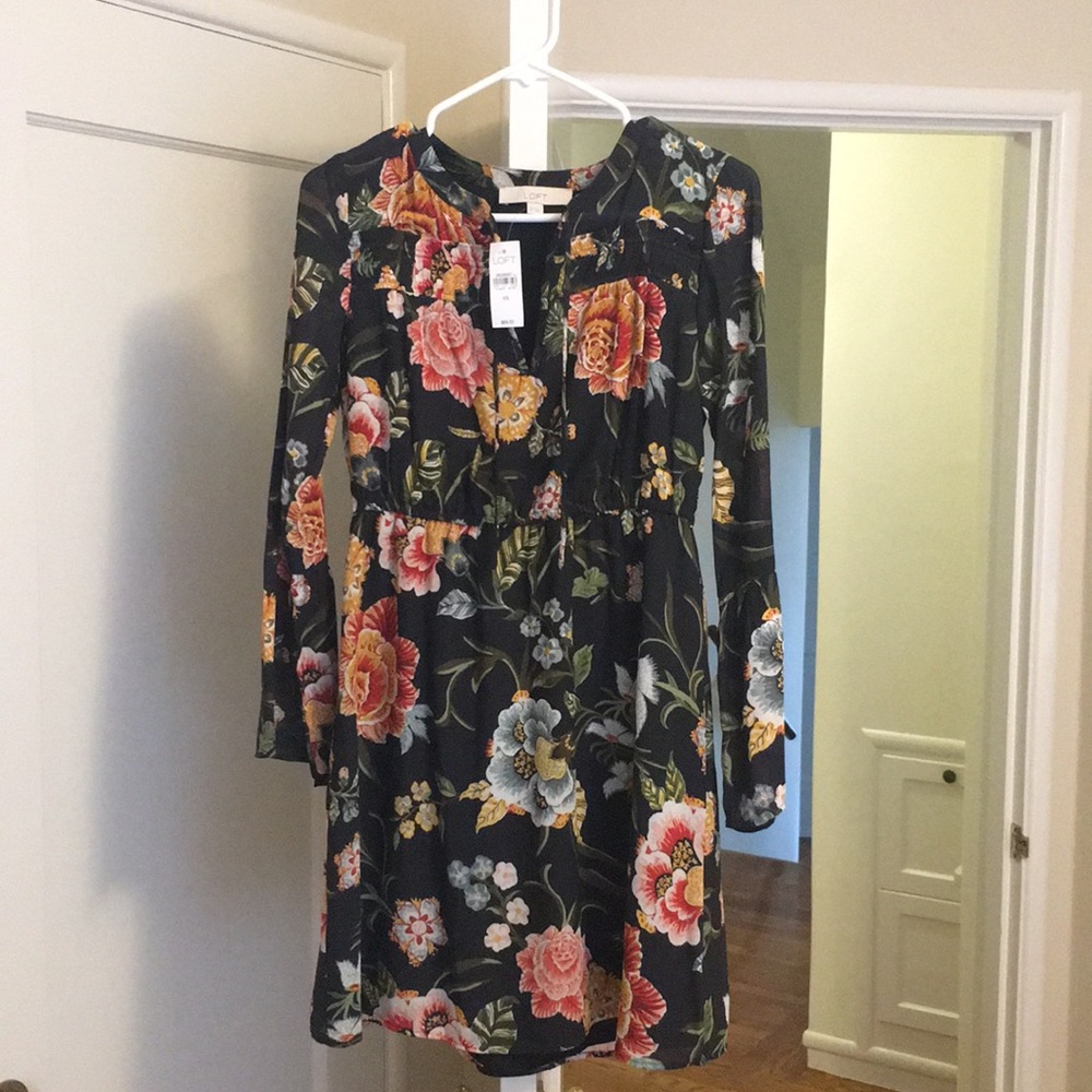 Brand new with tags, never worn XS LOFT dress